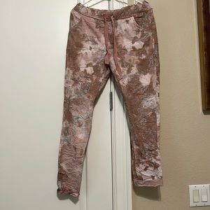 Gigi Moda Linen Tank and Ankle Cargo Pants